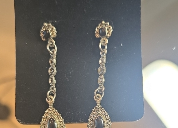 Elegant Gold and Black Dangle Earrings - Picture 1 of 4